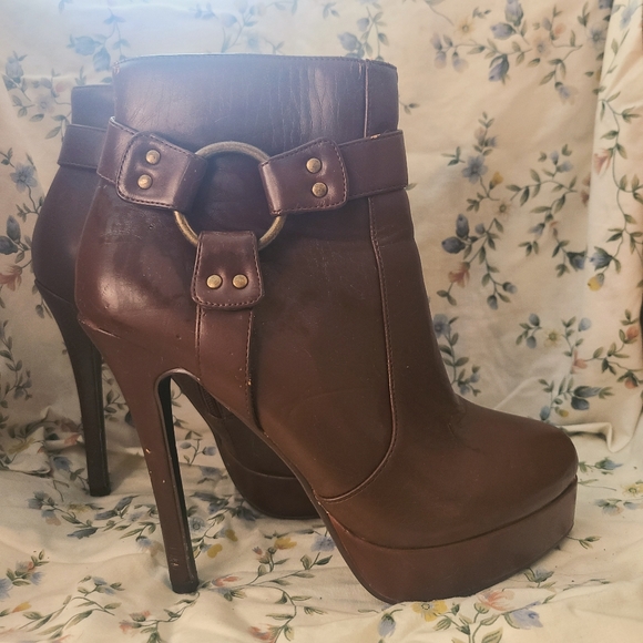 COPY - 2/$20- used Brown platform heel boots size 8 - Picture 2 of 4